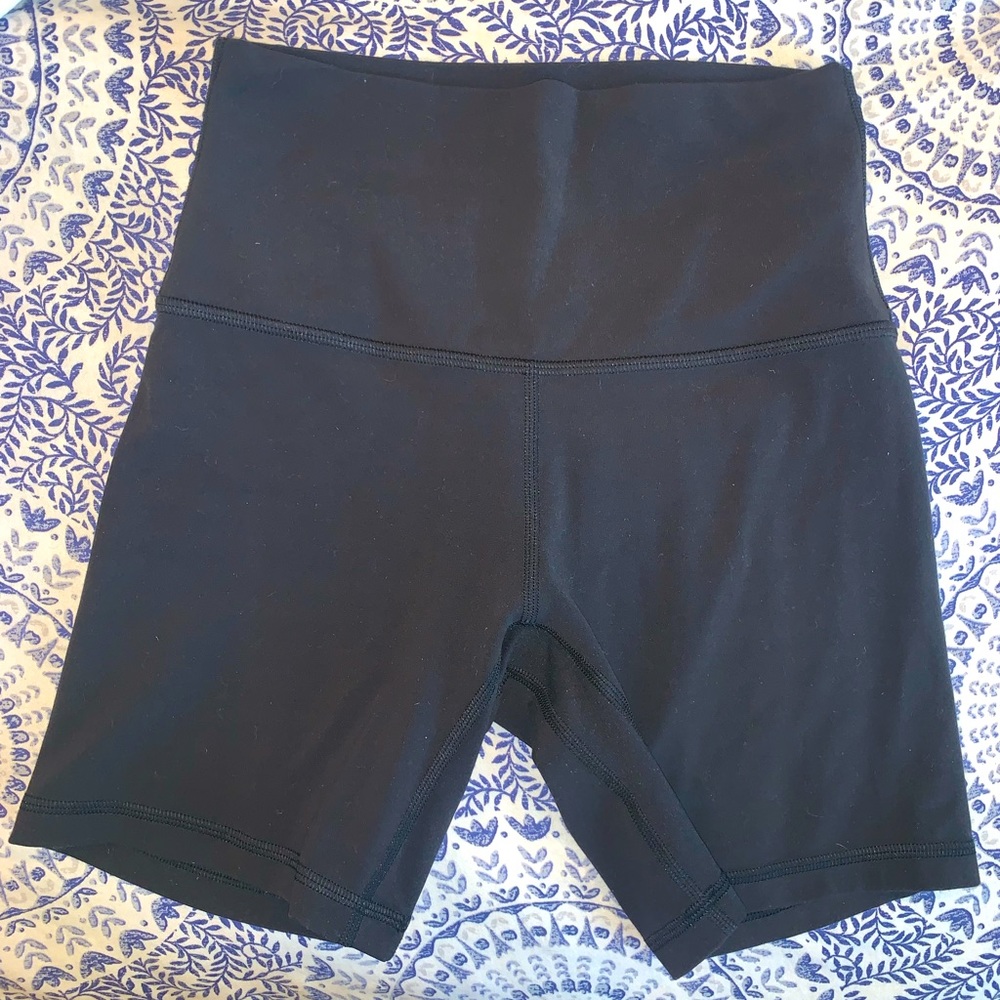 Lululemon size 4 align short 6inch